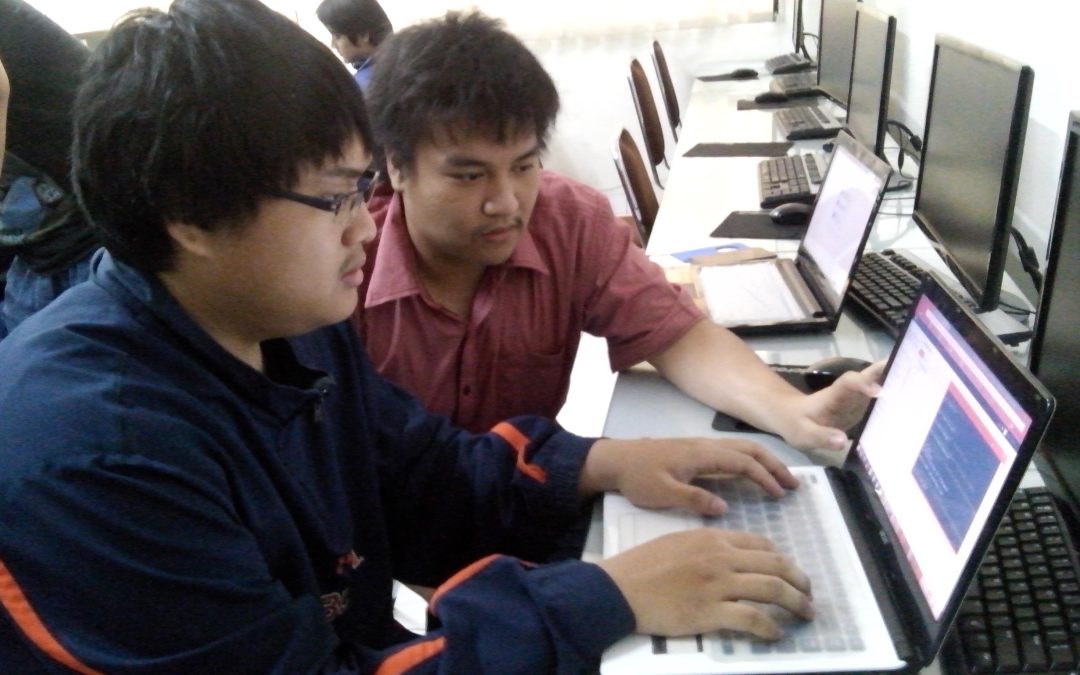 Mahasiswa dan Mahasiswi Teknik Informatika Membangun Sistem Informasi Manajemen Umat Keuskupan Bandung